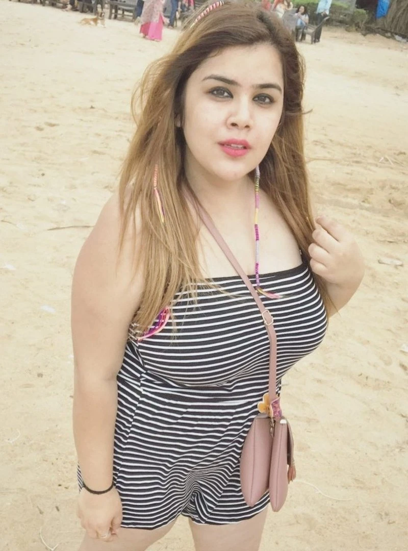 Sonia Khan – Pakistani escort in Lahore — 3 / 11