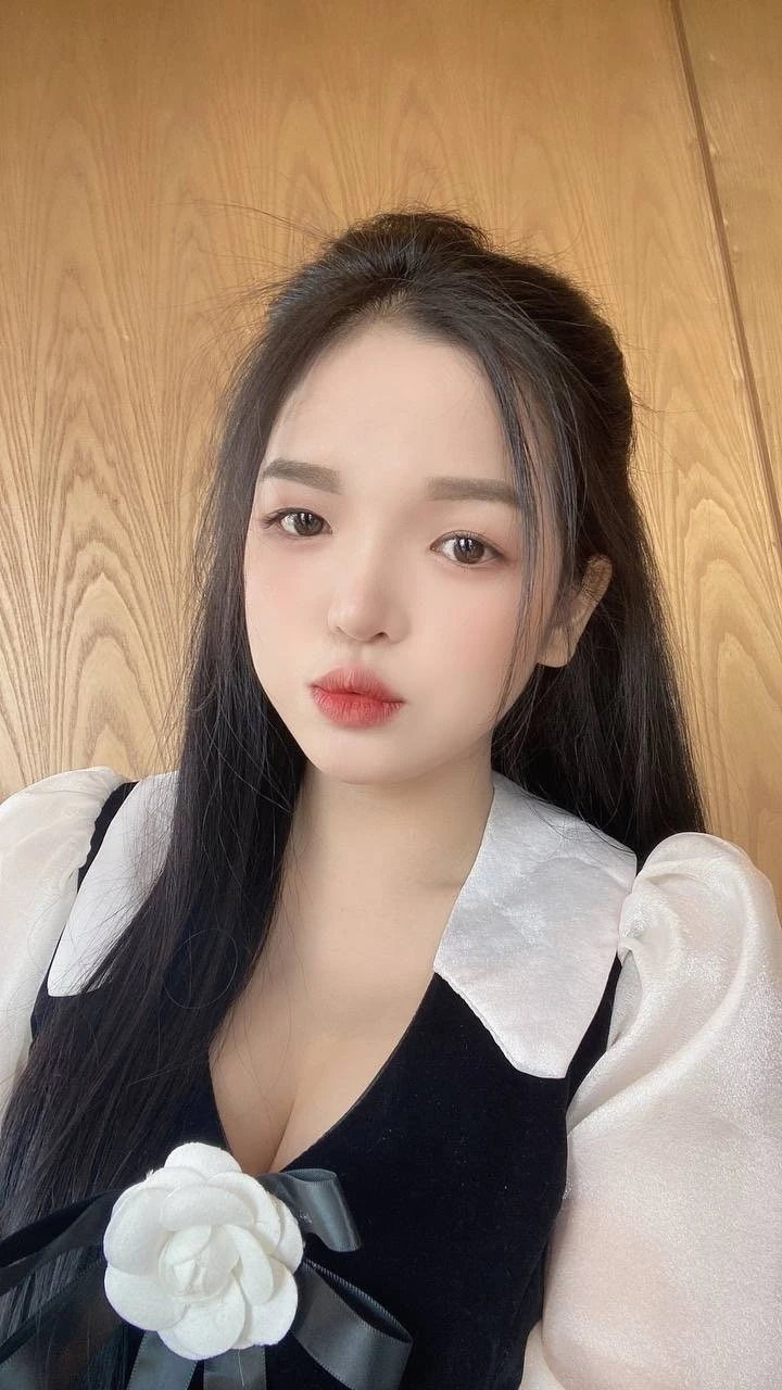 Mỹ Duyên – Vietnamese escort agency in Hanoi — 3 / 8