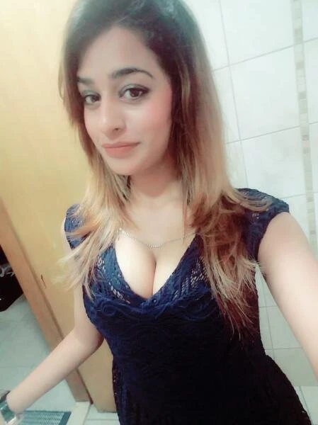 Sana – Pakistani escort in Karāchi — 3 / 8