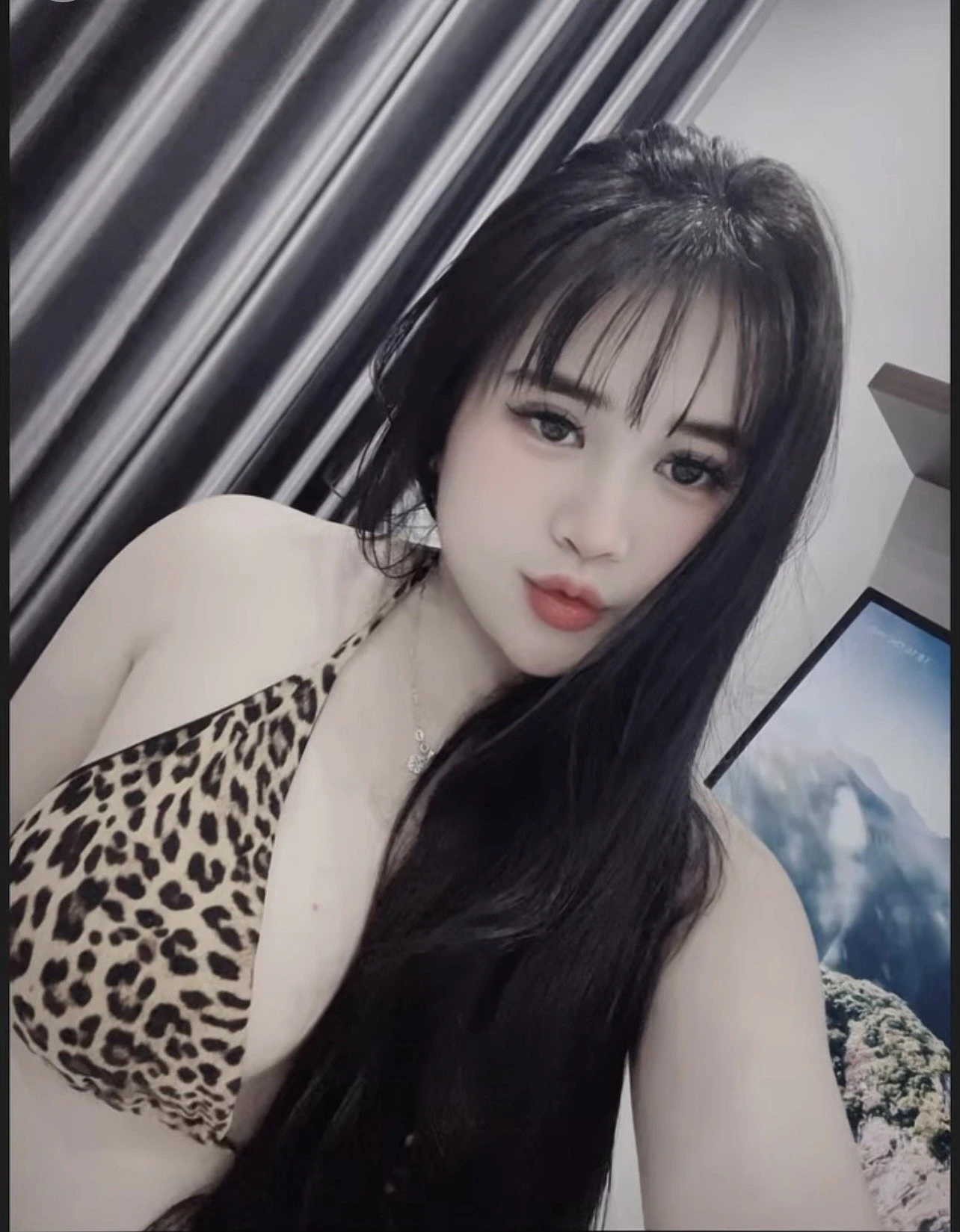 Riya – Vietnamese escort in Hyderabad — 2 / 3