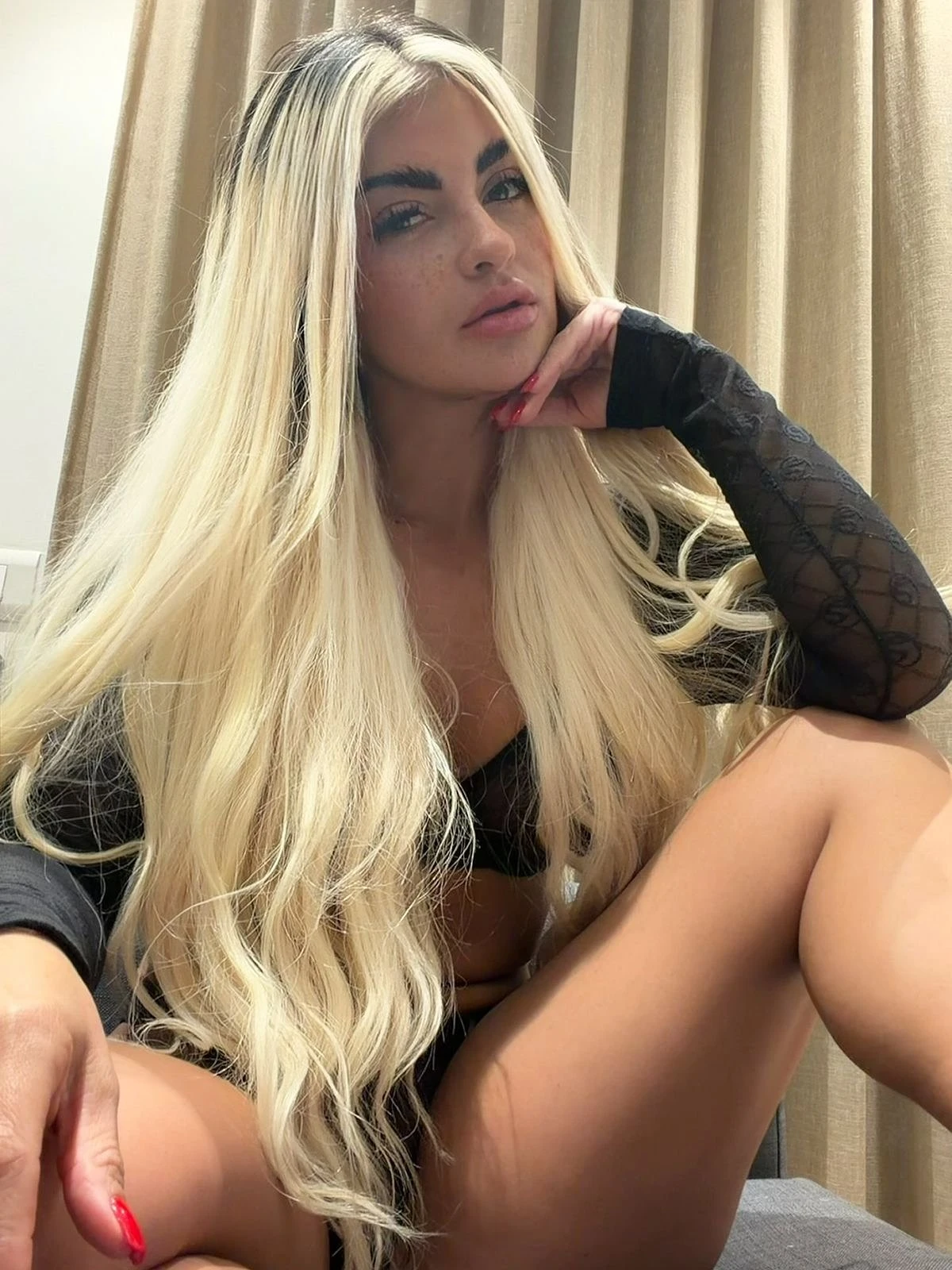 Katy – Colombian escort in Mumbai — 6 / 7