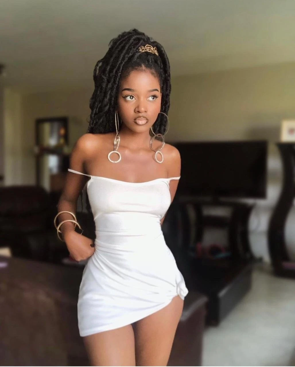 Laura – South African escort in Hyderabad — 3 / 5