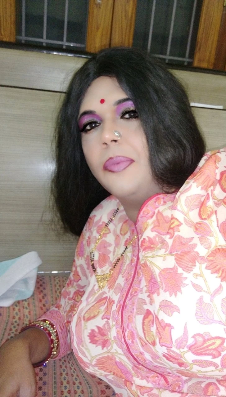 Madhu Randi – Indian escort in New Delhi — 11 / 31