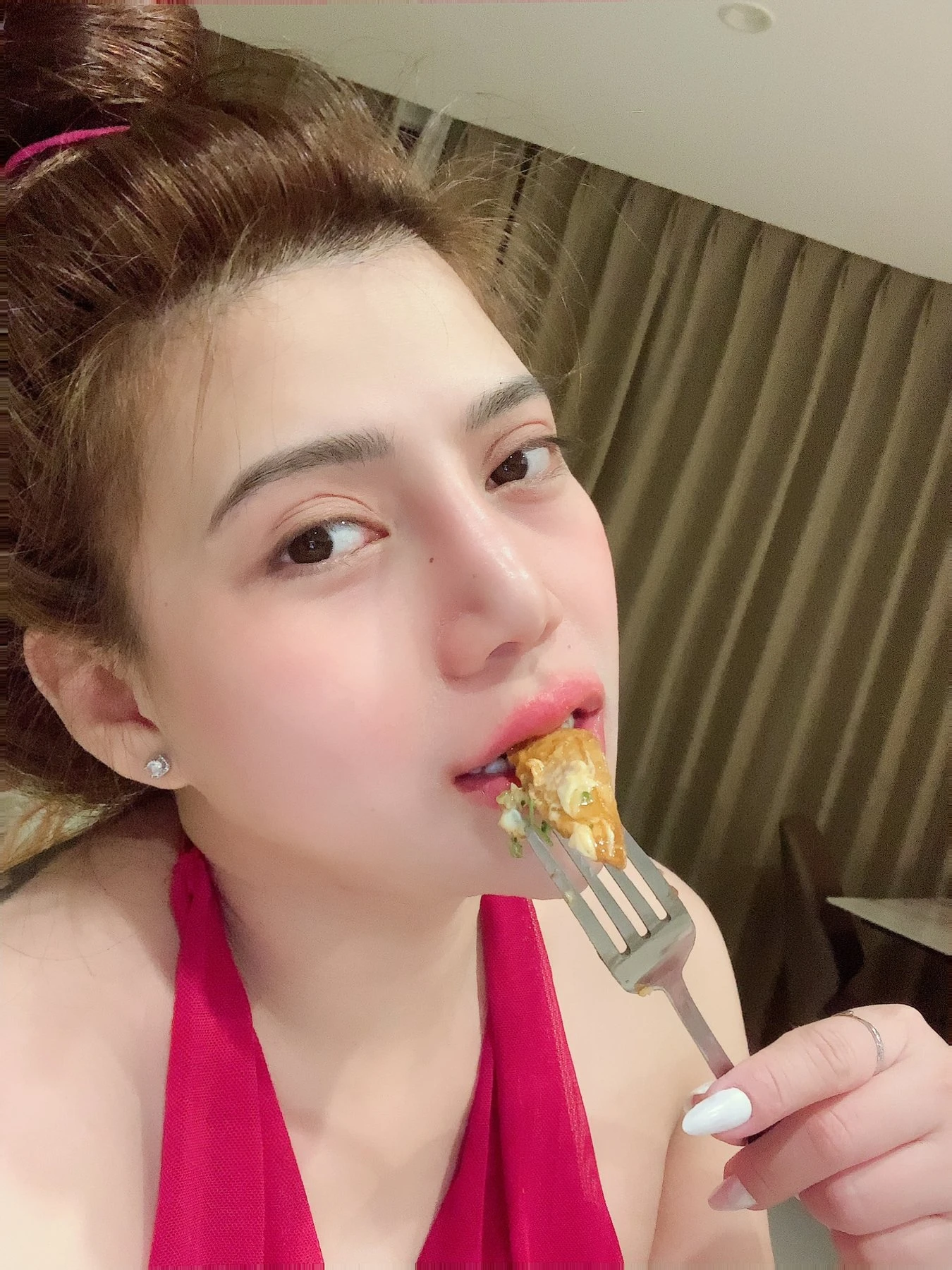 Monica – Vietnamese escort in Ho Chi Minh City — 6 / 7