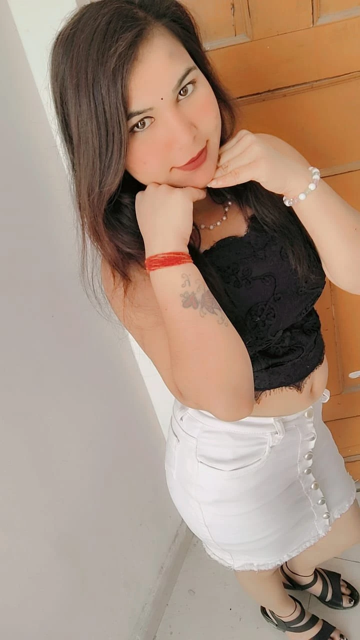 independent girl 2500 1 shot – Indian escort in Noida — 2 / 17