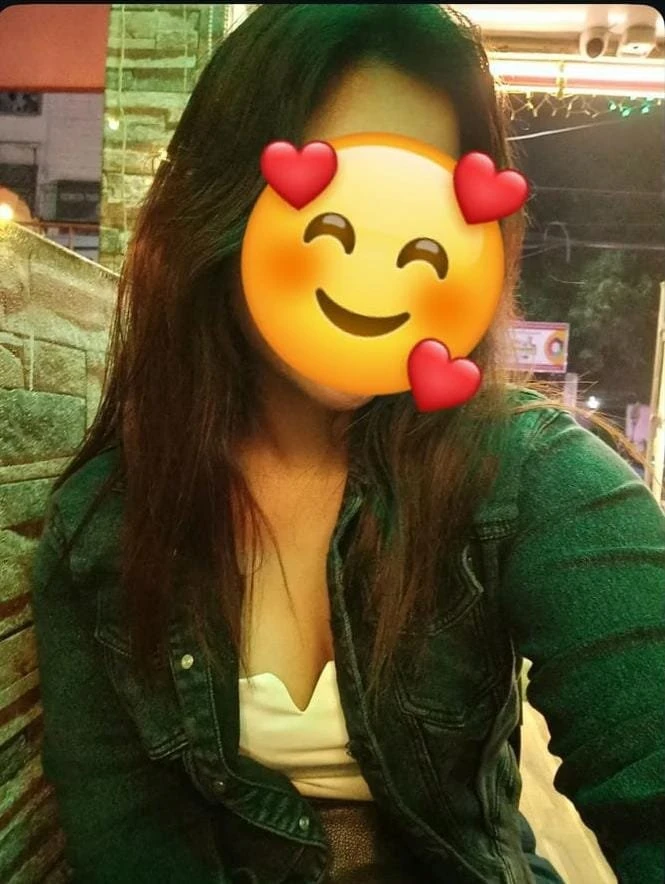 Anusika real meet & cam show – Indian escort in Kochi — 4 / 5
