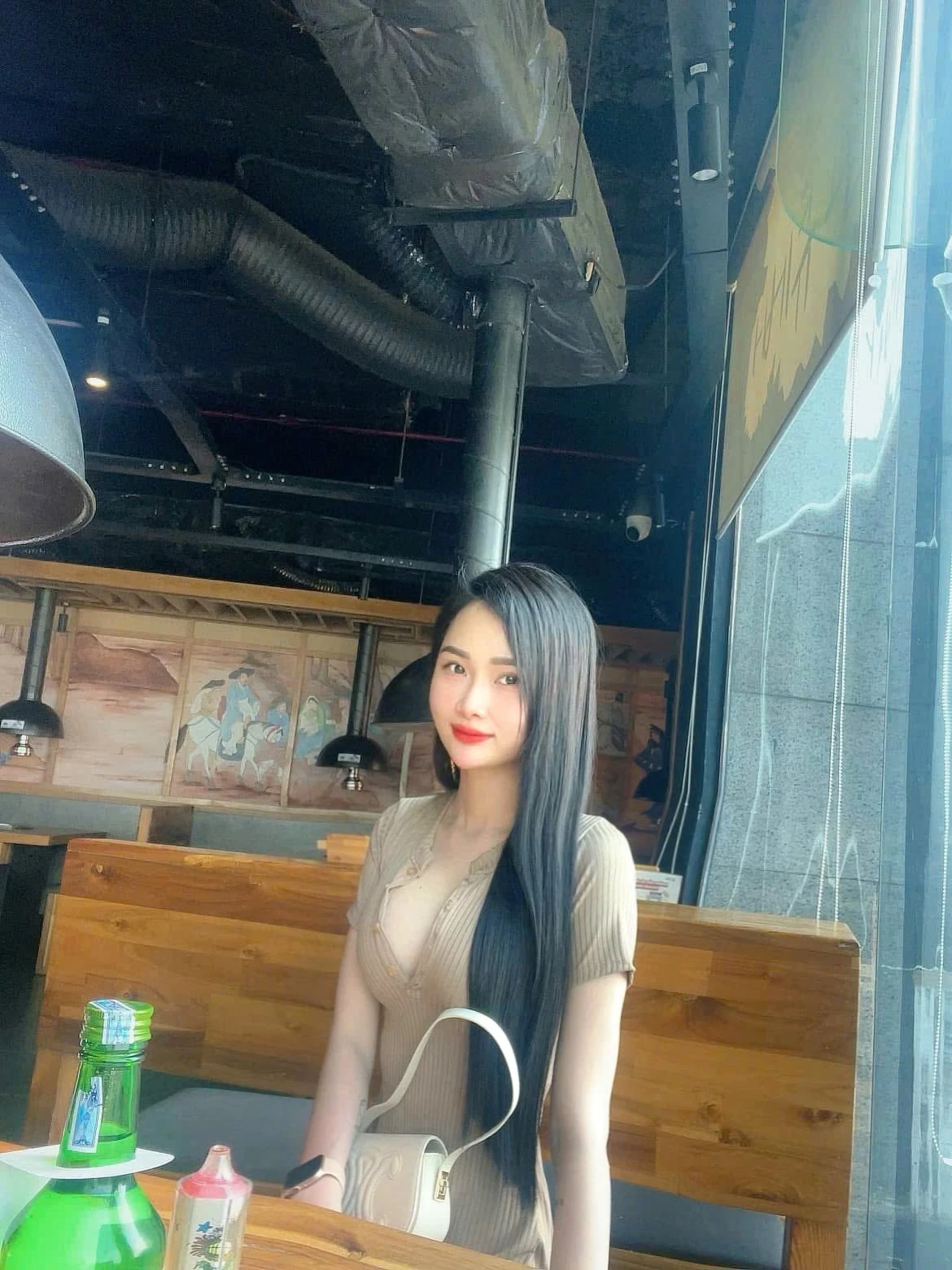 Mia – Vietnamese escort in Ho Chi Minh City — 2 / 4