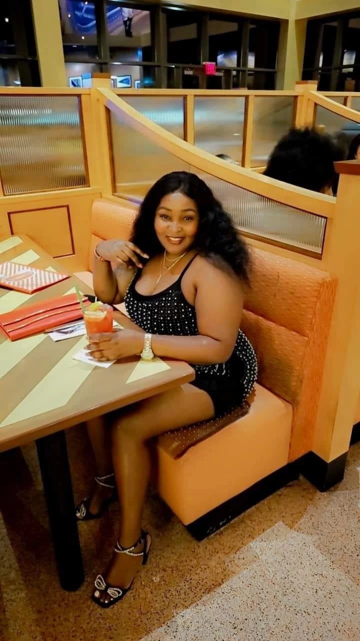 Big Mama – Ugandan adult performer in Beirut — 2 / 5