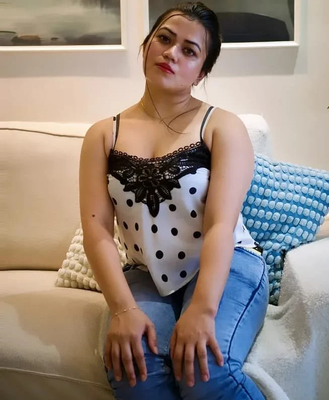 Divyani – Indian escort in Guwahati — 2 / 3
