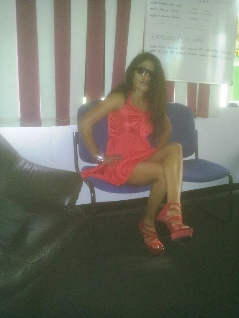 Mistress Sanjana – Sri Lankan escort in Colombo — 9 / 13