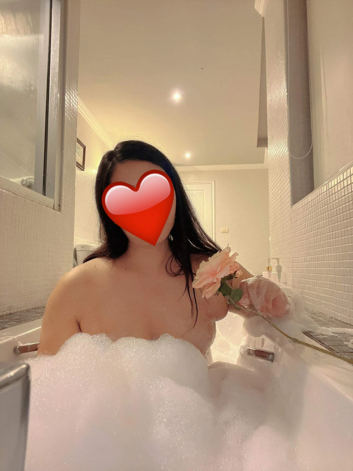 sweet chubby Thailand Lady – Thai escort in Hyderabad — 3 / 8