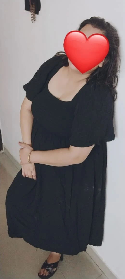Minu Bhabhi Alone Here – Indian escort in New Delhi — 2 / 5
