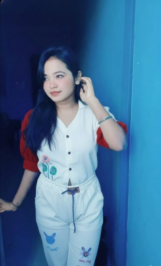 Monika Indipendent cam show & real meet – Indian escort in Hyderabad — 4 / 6