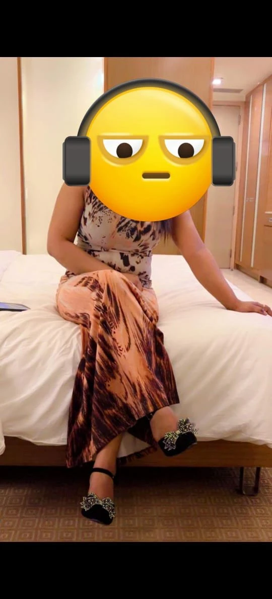Kavya Arora – Indian escort in New Delhi — 2 / 6