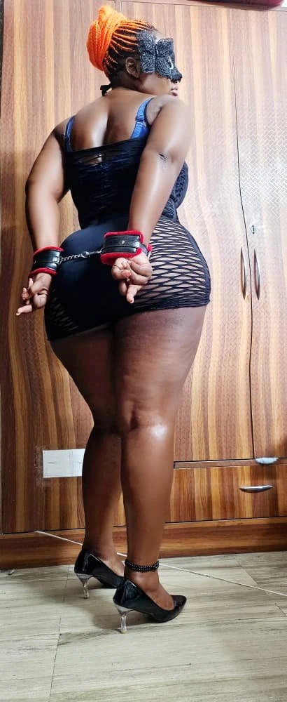 Nasty Queen – Cameroonian dominatrix in Noida, Escort, Noida