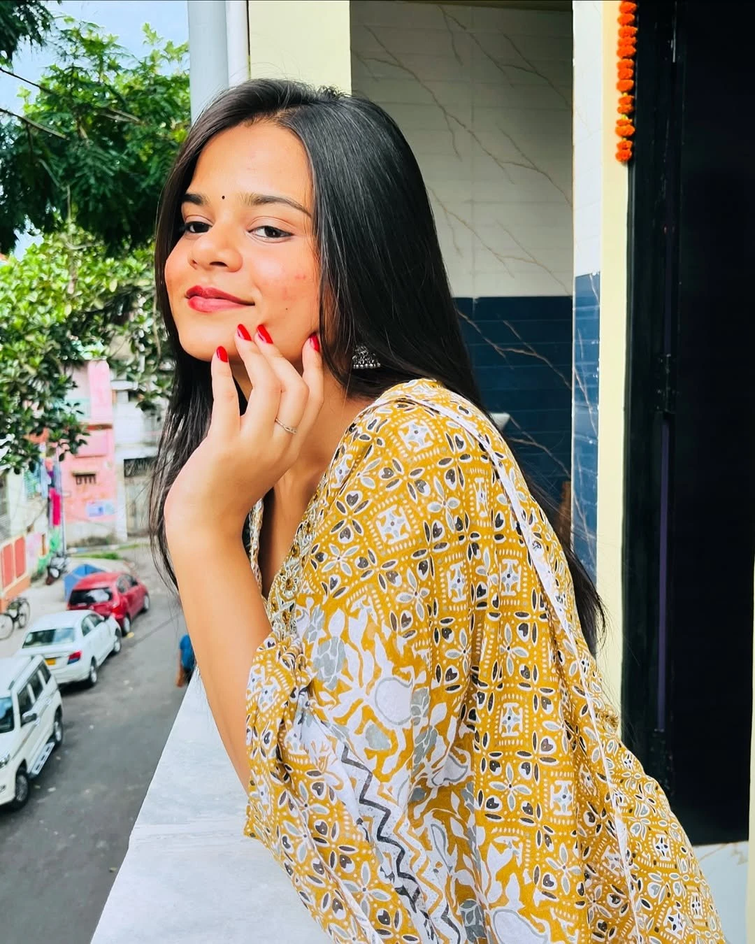 Asha – Indian escort in Mumbai — 2 / 3