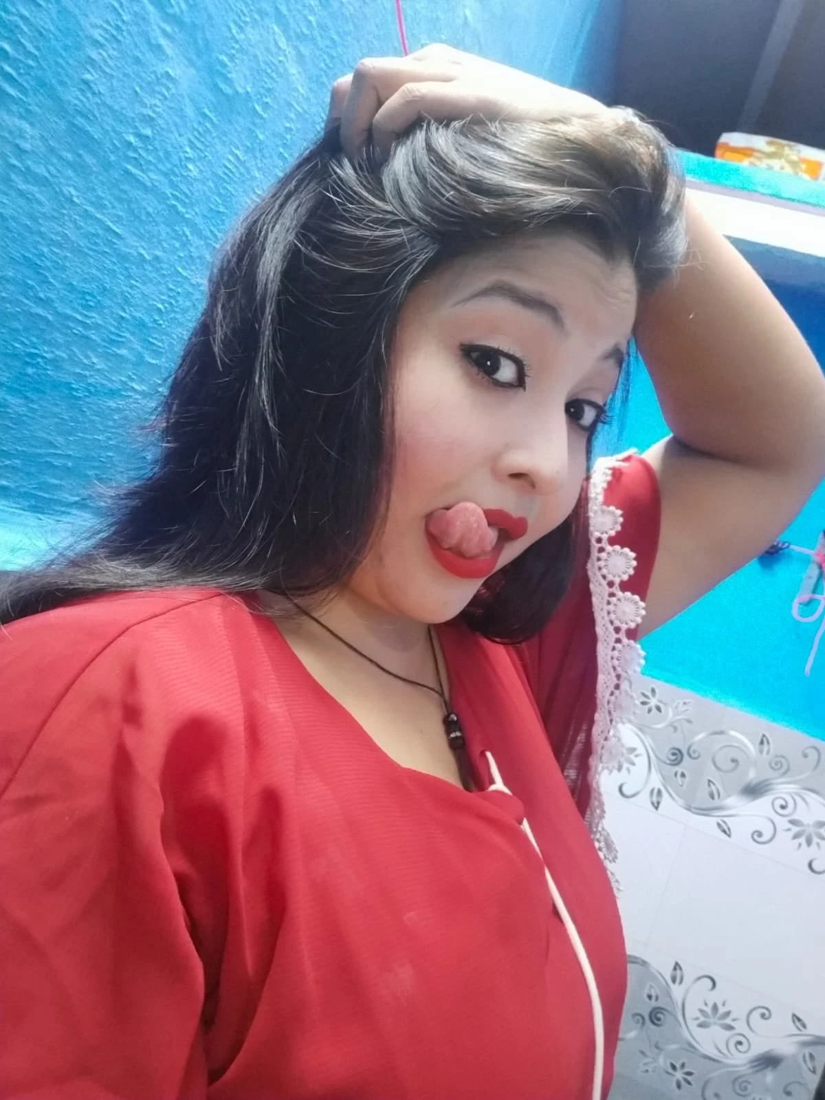 Riya Patel Independent Call Girl – Indian escort in Mumbai — 2 / 3
