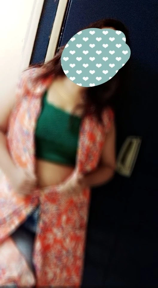 Ankita Patel – Indian escort in Mumbai — 1 / 2