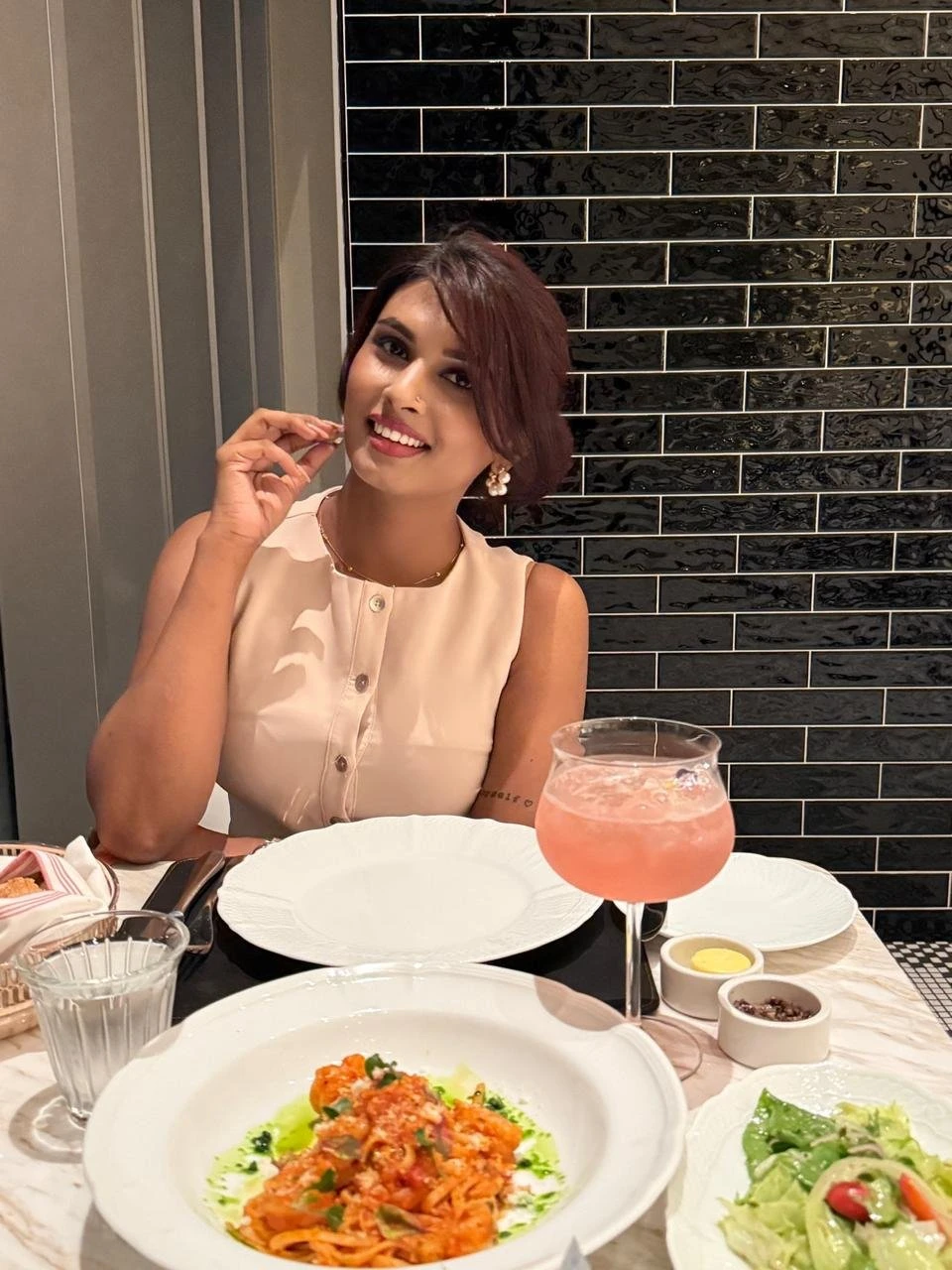 Amadi GEF & CAM – Sri Lankan escort in Colombo — 21 / 27