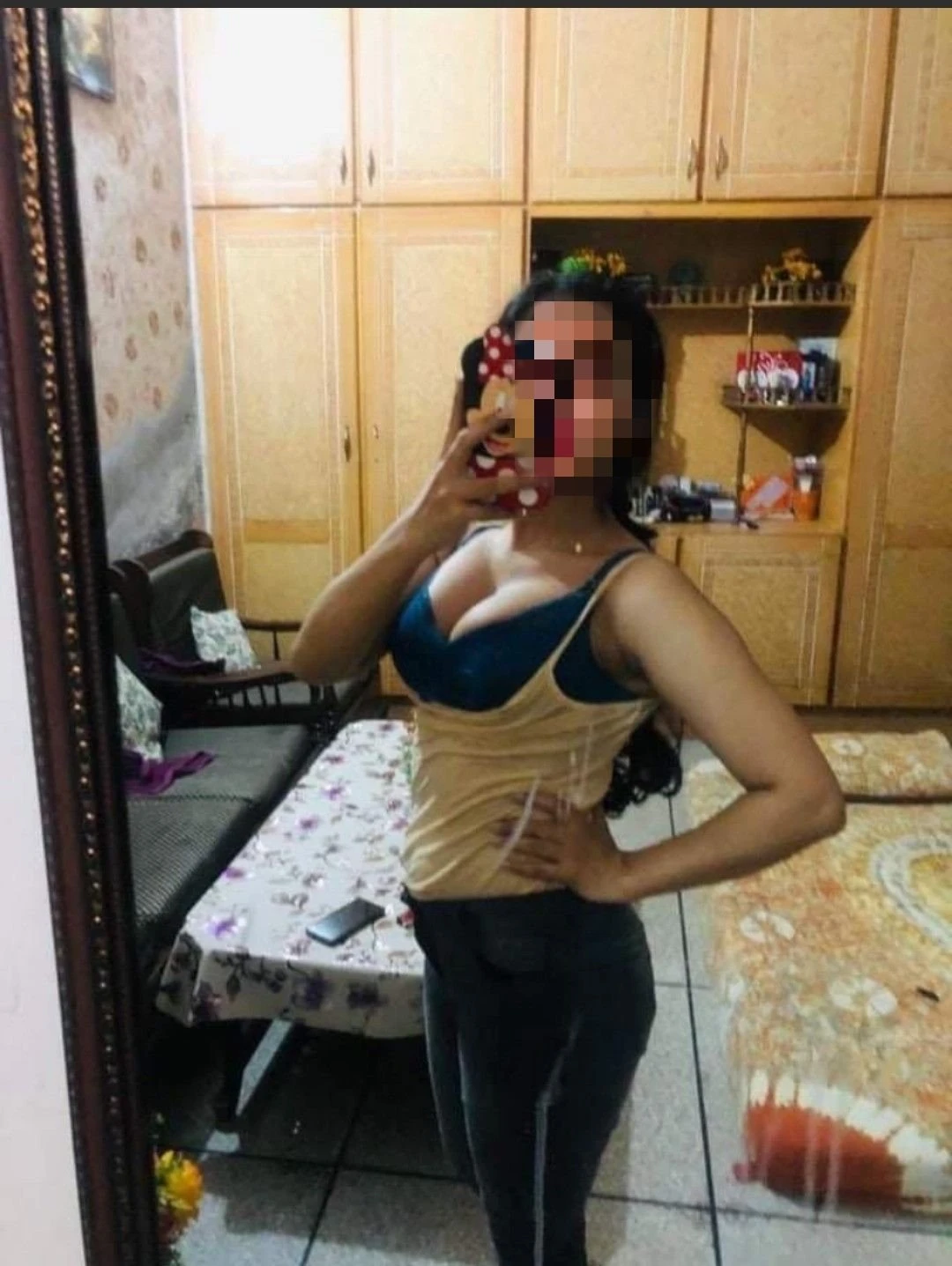 Radhika Cam and Real Meet – Indian escort in Bangalore — 4 / 5
