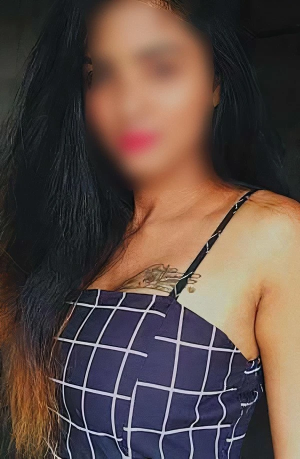 Sangita Patel – Indian escort in Mumbai — 4 / 5