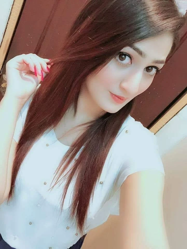 Minahil Malik – Pakistani escort in Karāchi — 9 / 11