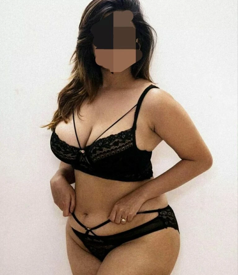 Richa – Indian escort in Navi Mumbai — 3 / 6