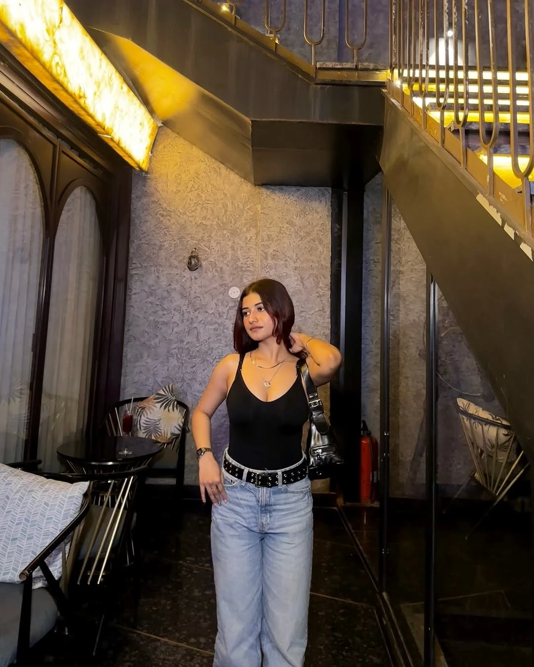 Vaibhavi – Indian escort in Mumbai — 4 / 5