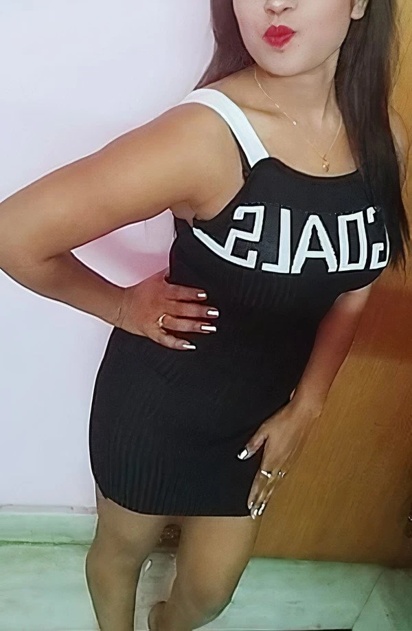 Sangita Patel – Indian escort in Mumbai — 1 / 5