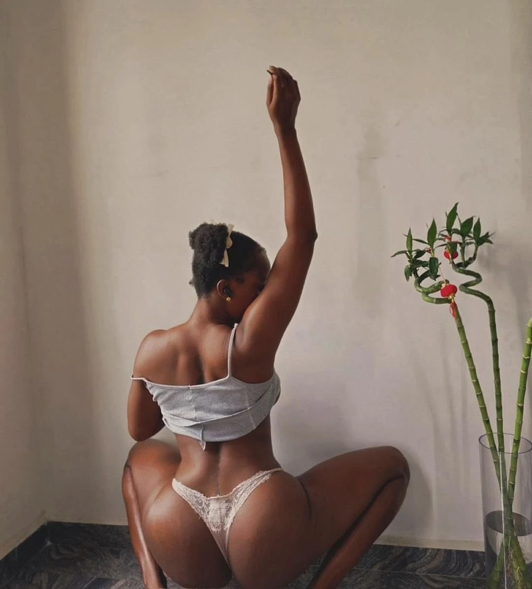 Natalie – Kenyan escort in Abidjan — 3 / 5