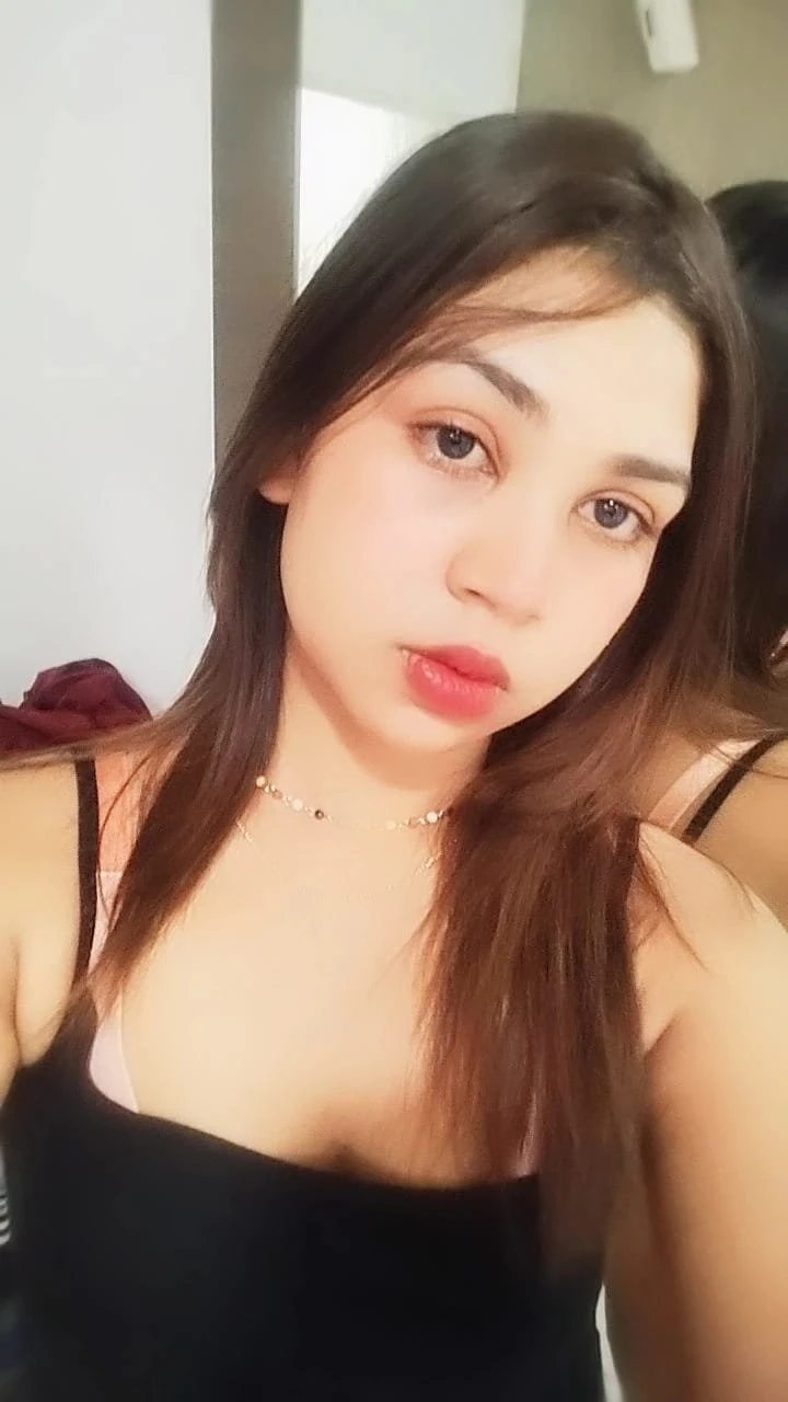 Radhika Cam Show mumbai – Indian escort in Mumbai — 4 / 5