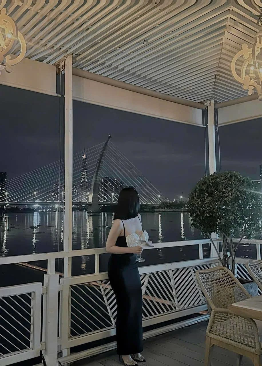 Masha – Vietnamese escort in Ho Chi Minh City — 7 / 13