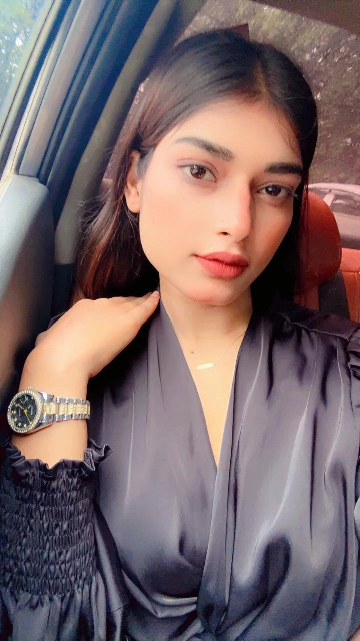 Ameesha Kapoor Cash On Hyderabad – Indian escort in Hyderabad — 2 / 5