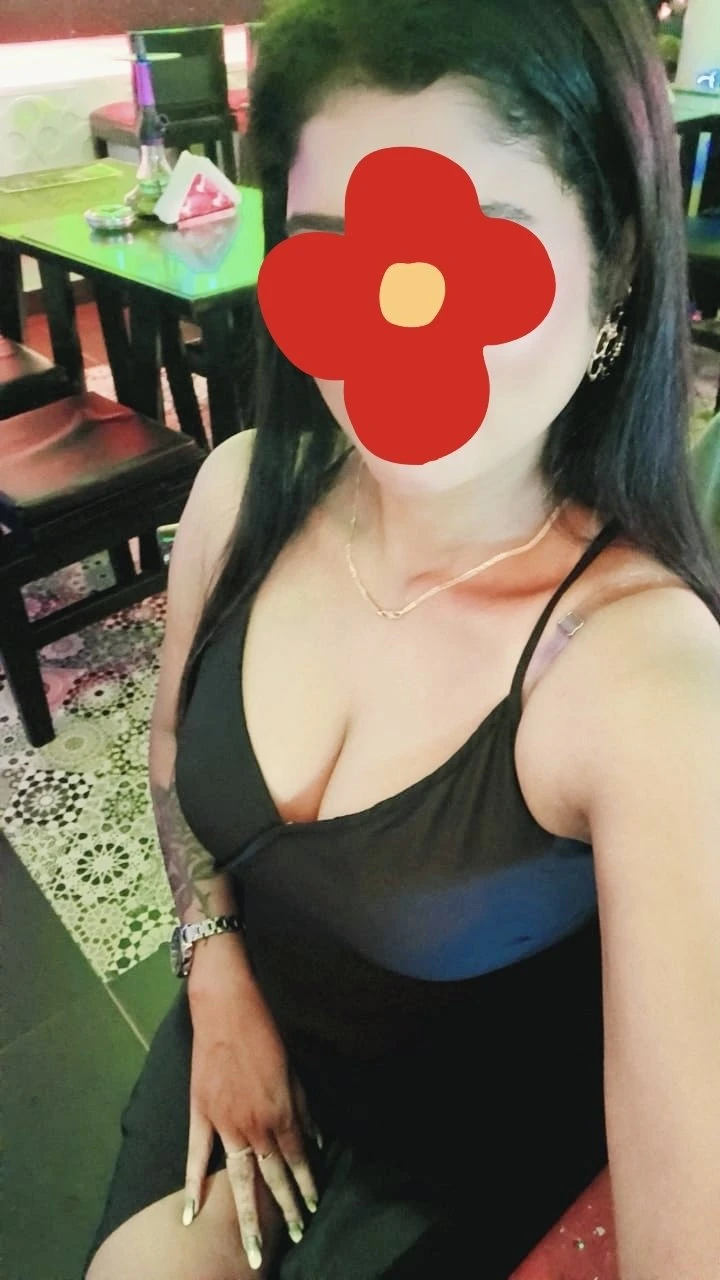 Ruchi Kaur, Silky N Hot Independent Girl – Indian escort in New Delhi — 3 / 8