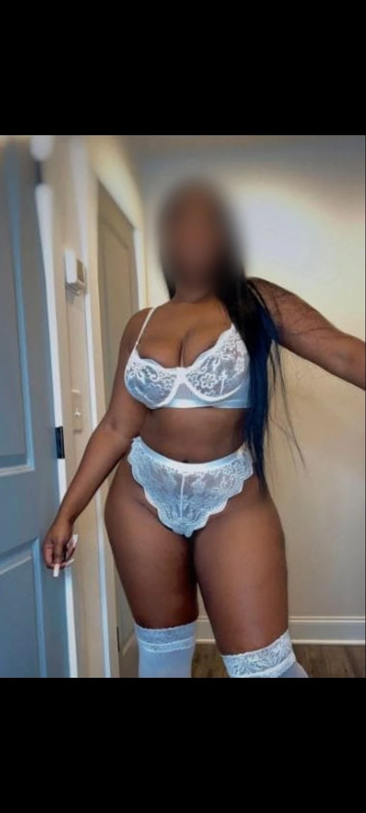 Alyza – Gabonese escort in Varanasi — 3 / 6