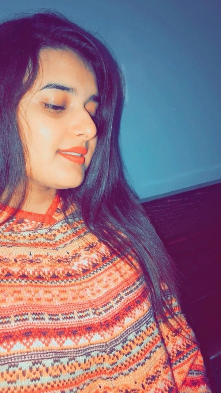 Chanchal Real Meet and Camshow – Indian escort in Mumbai — 3 / 5