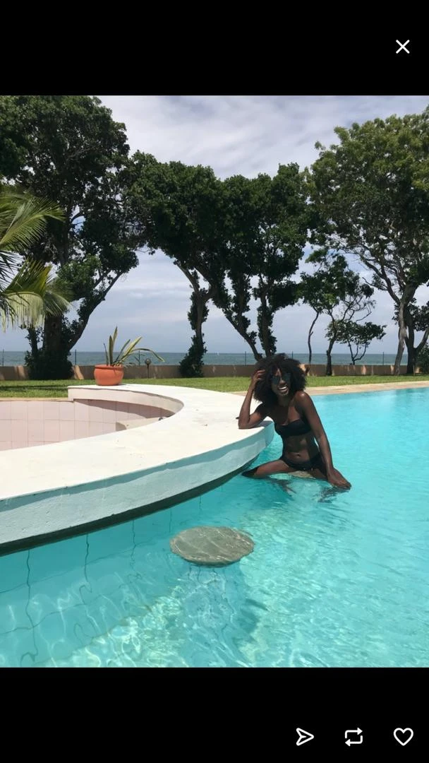 Petite in Singapore – Angolan escort in Monaco — 3 / 5