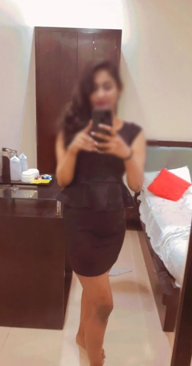 Kajal Varma – Indian escort in New Delhi — 1 / 6