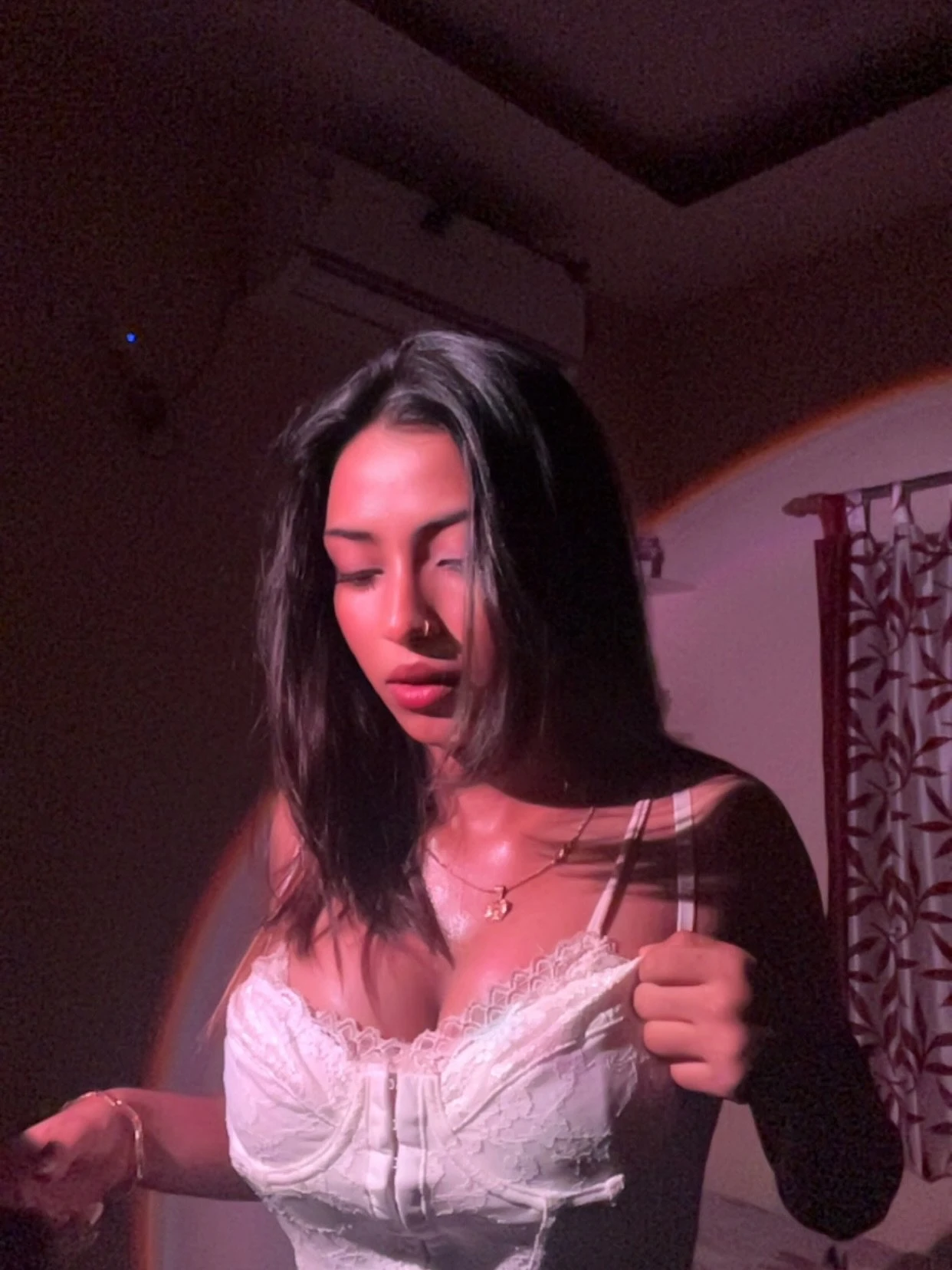 Apoorva – Indian escort in Kolkata — 2 / 3
