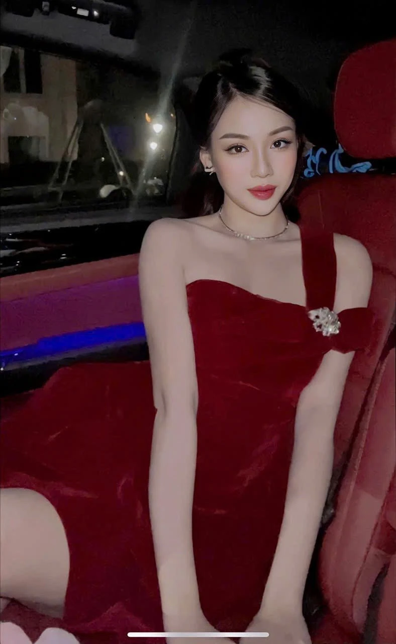 Meowww – Vietnamese escort in Da Nang — 2 / 6