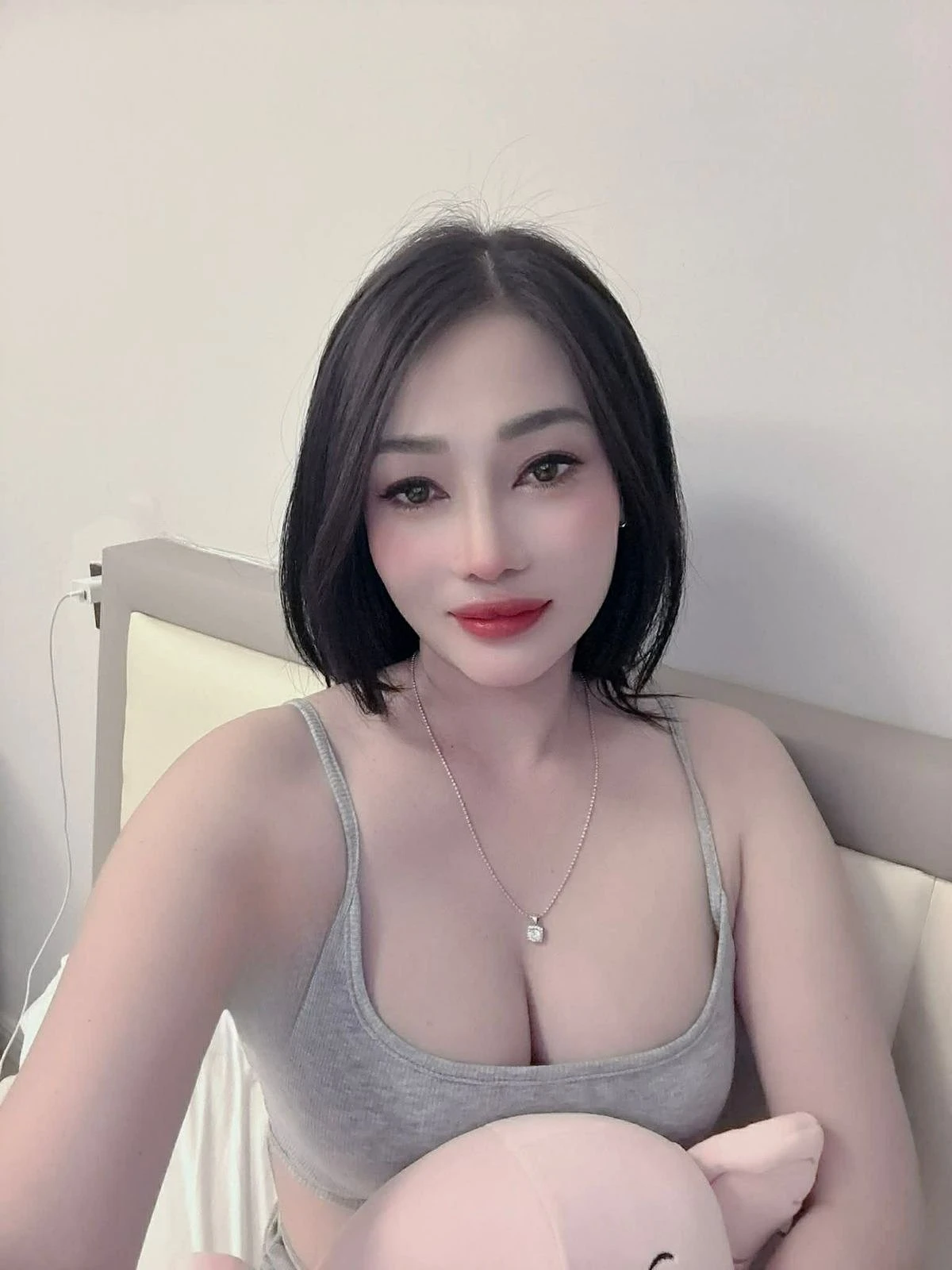 Linda – escort in Colombo — 2 / 4