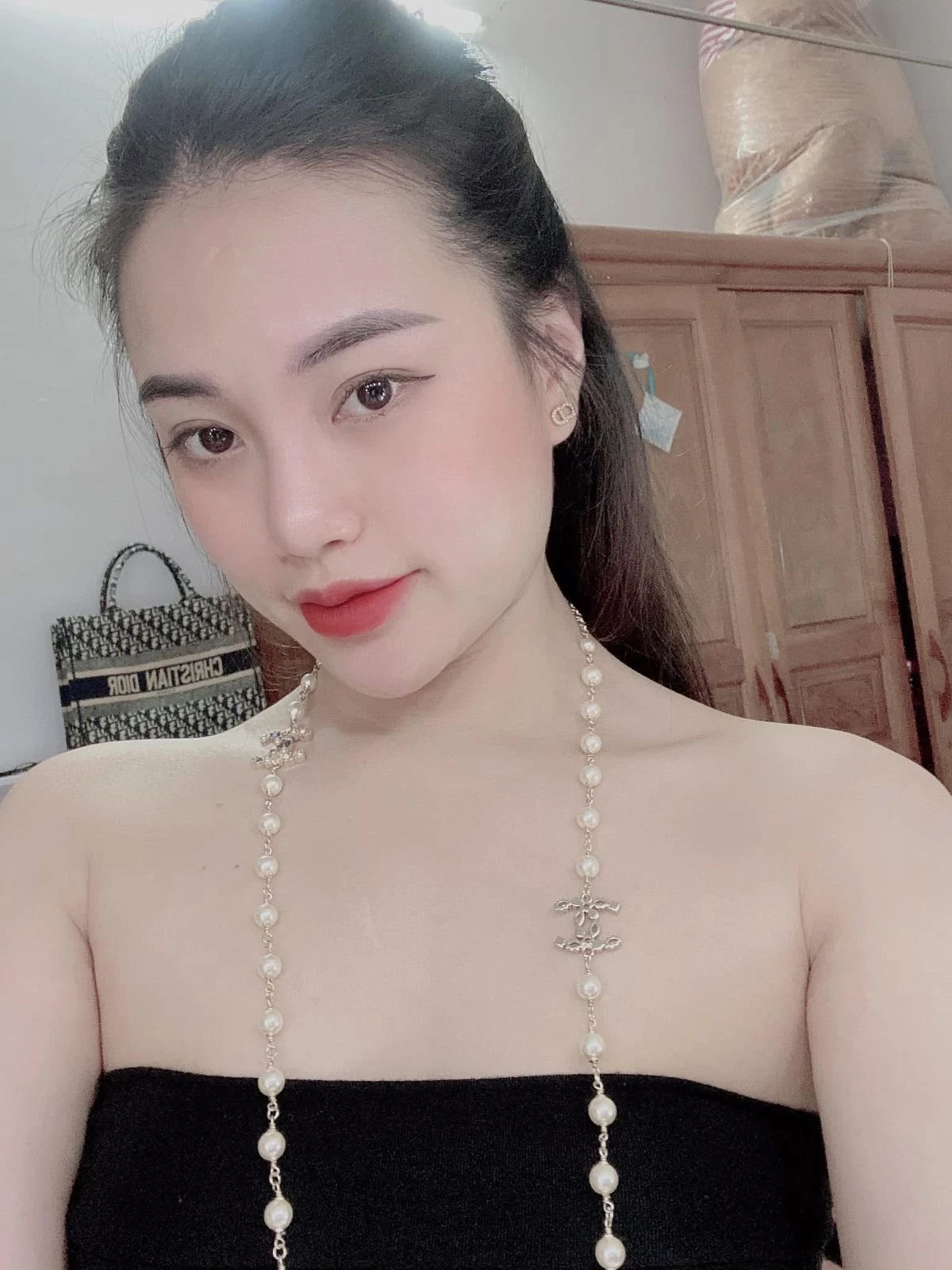 Sophia – Vietnamese masseuse in Ahmedabad — 1 / 4