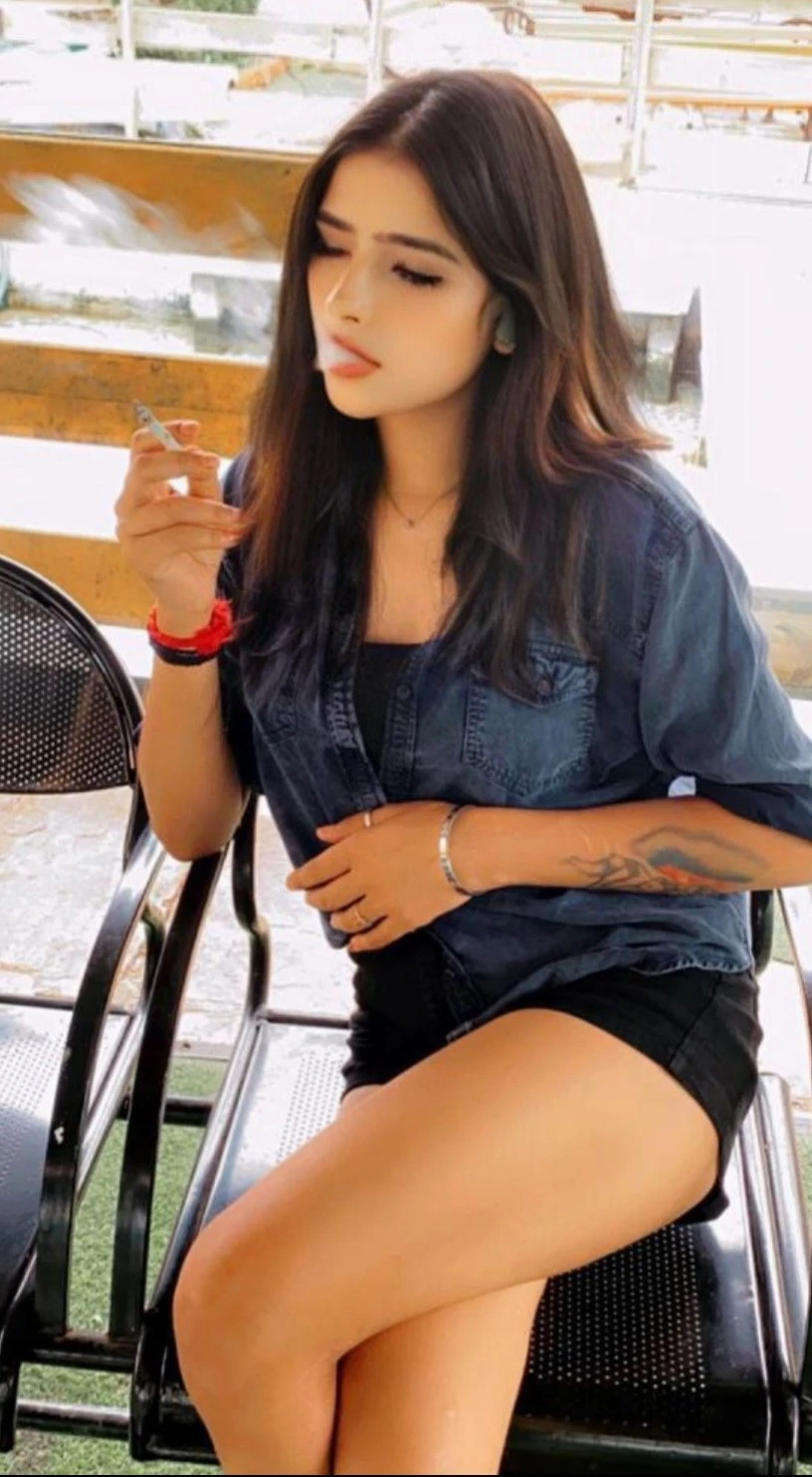 Anisha – Indian escort in Mumbai — 2 / 3