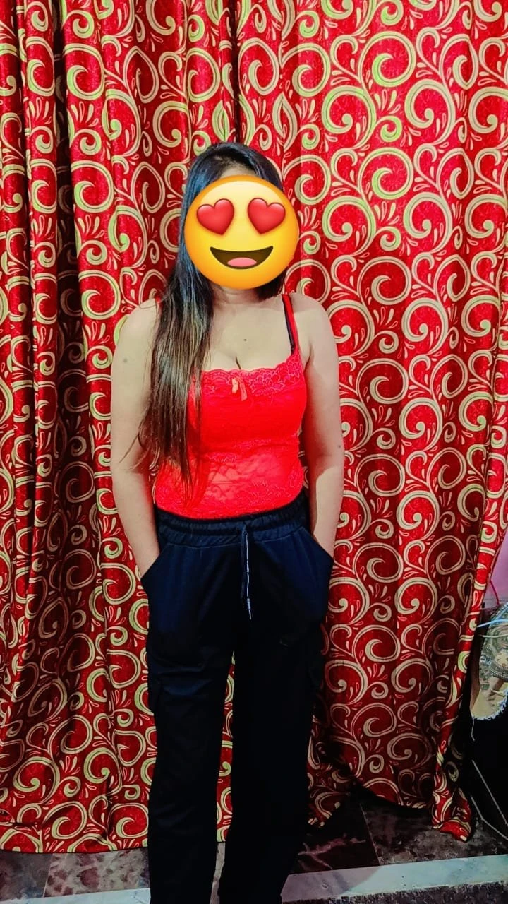 Alisha, Cam and Meet – Indian escort in New Delhi — 3 / 6