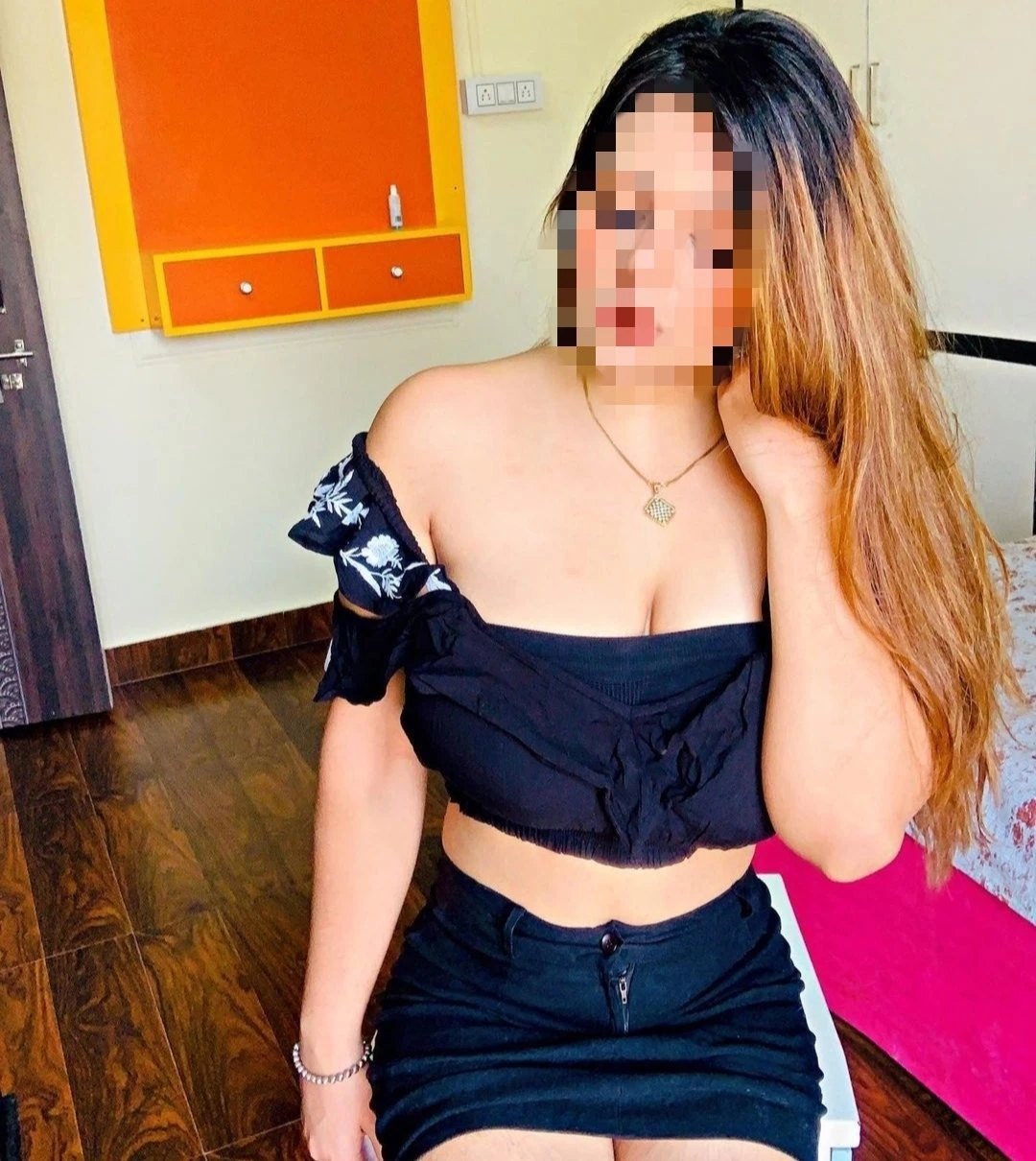 Sexy cutie For Real Meet – Indian escort in Mumbai — 1 / 6