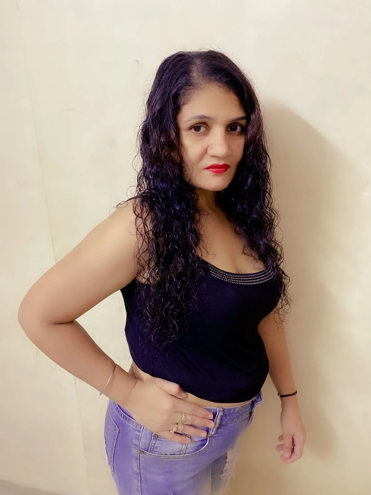 Priya – Indian escort in Mumbai — 12 / 14