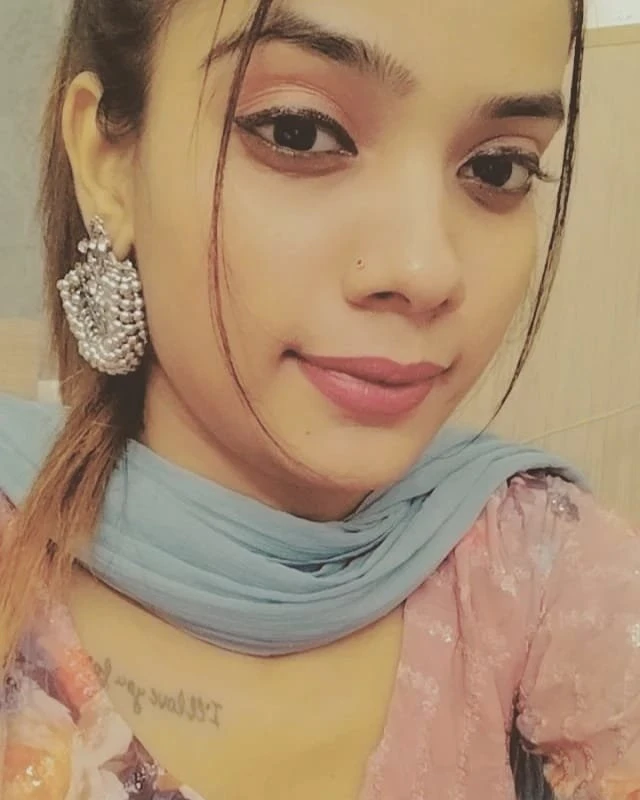 Alina available for real meet – Indian escort in New Delhi, Escort, New Delhi