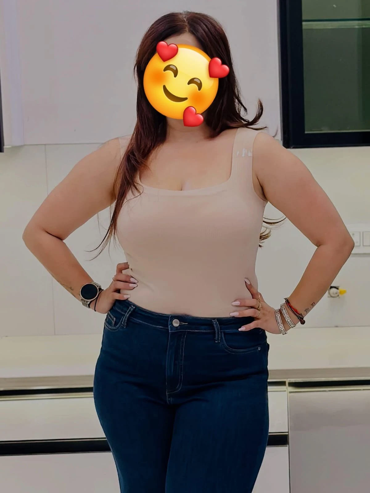 PINKI PUNJABI PATOLA ONLY OUTCALL – Indian escort in New Delhi — 16 / 20
