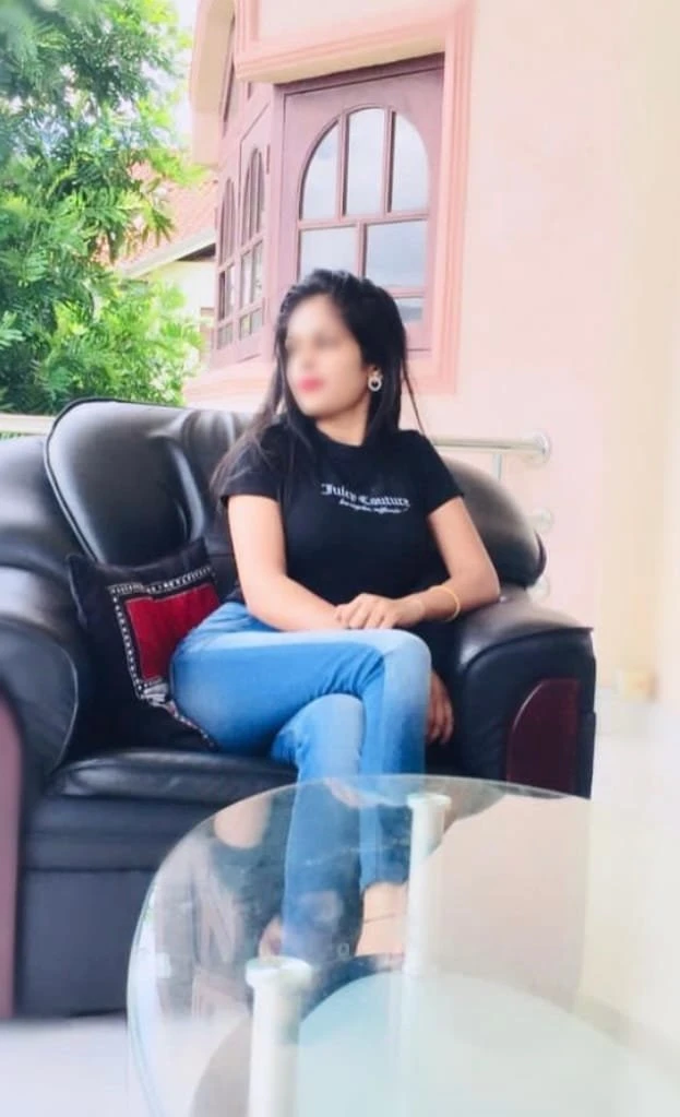 Mahi 🦋(Meet & Cam Session) – Indian escort in Pune — 4 / 5