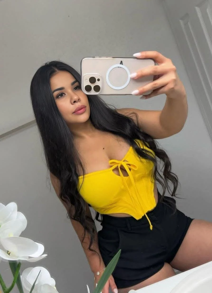 Seema 𝟳𝟬𝟳𝟴𝟲𝟳𝟴𝟵𝟴𝟳 – Angolan escort in Gurgaon — 15 / 29